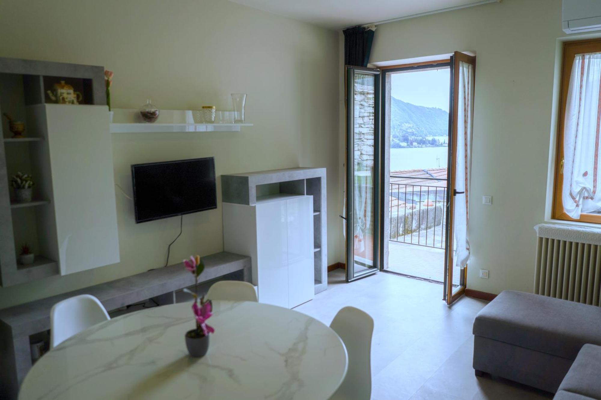 Terrazza Di Luisa Parking Wifi Vista Lago Carate Urio Kültér fotó